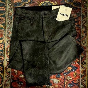 Brand New beautiful rag & bone High -rise jeans